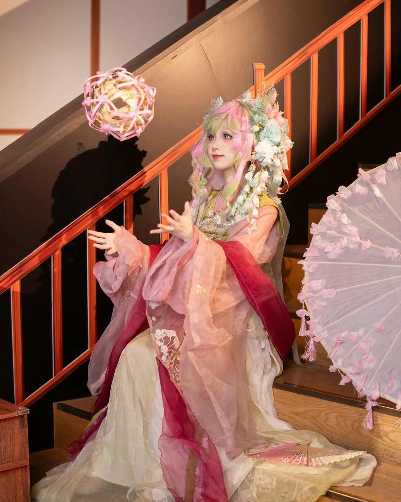 Cosplay Mitsuri thể hiện vẻ ngoài sinh động đáng yêu