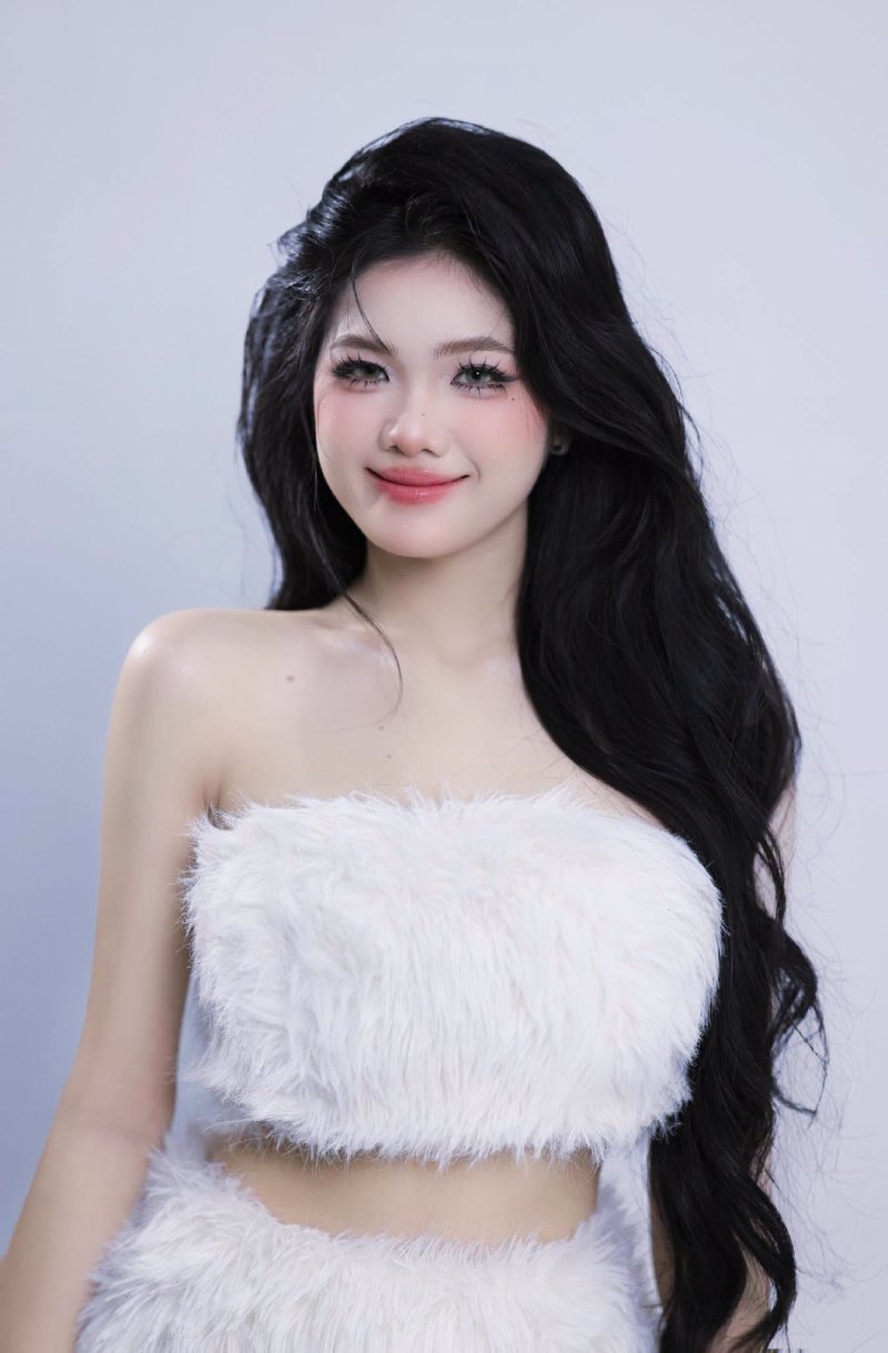 Dương Ái Vy Là Ai 3