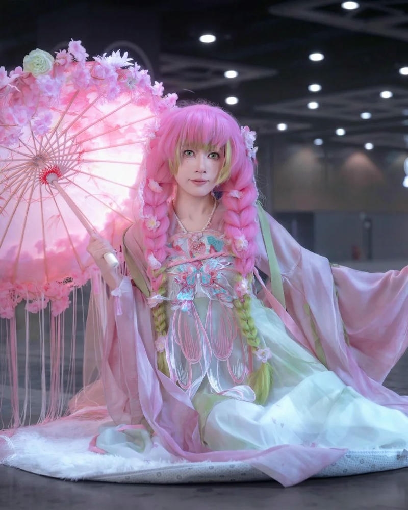 Tạo hình cosplay Mitsuri với diện mạo đầy cuốn hút