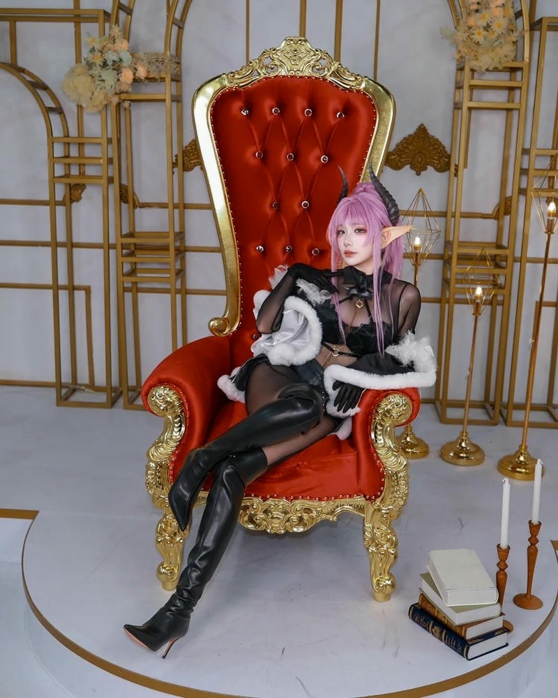 Vermeil cosplay tạo điểm nhấn bằng diện mạo nổi bật