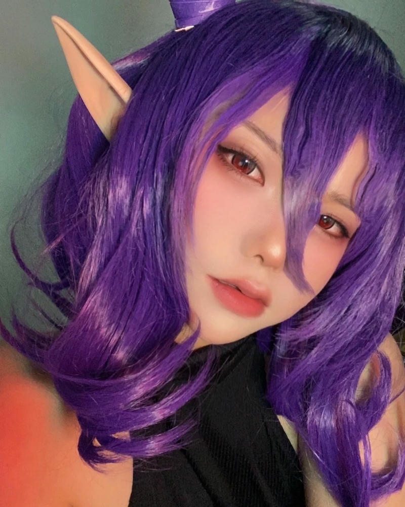 Vermeil cosplay với kiểu tóc vàng đầy nổi bật