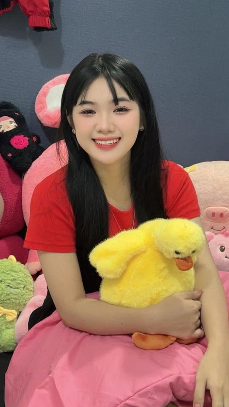 hình ảnh Dương Ái Vy 4
