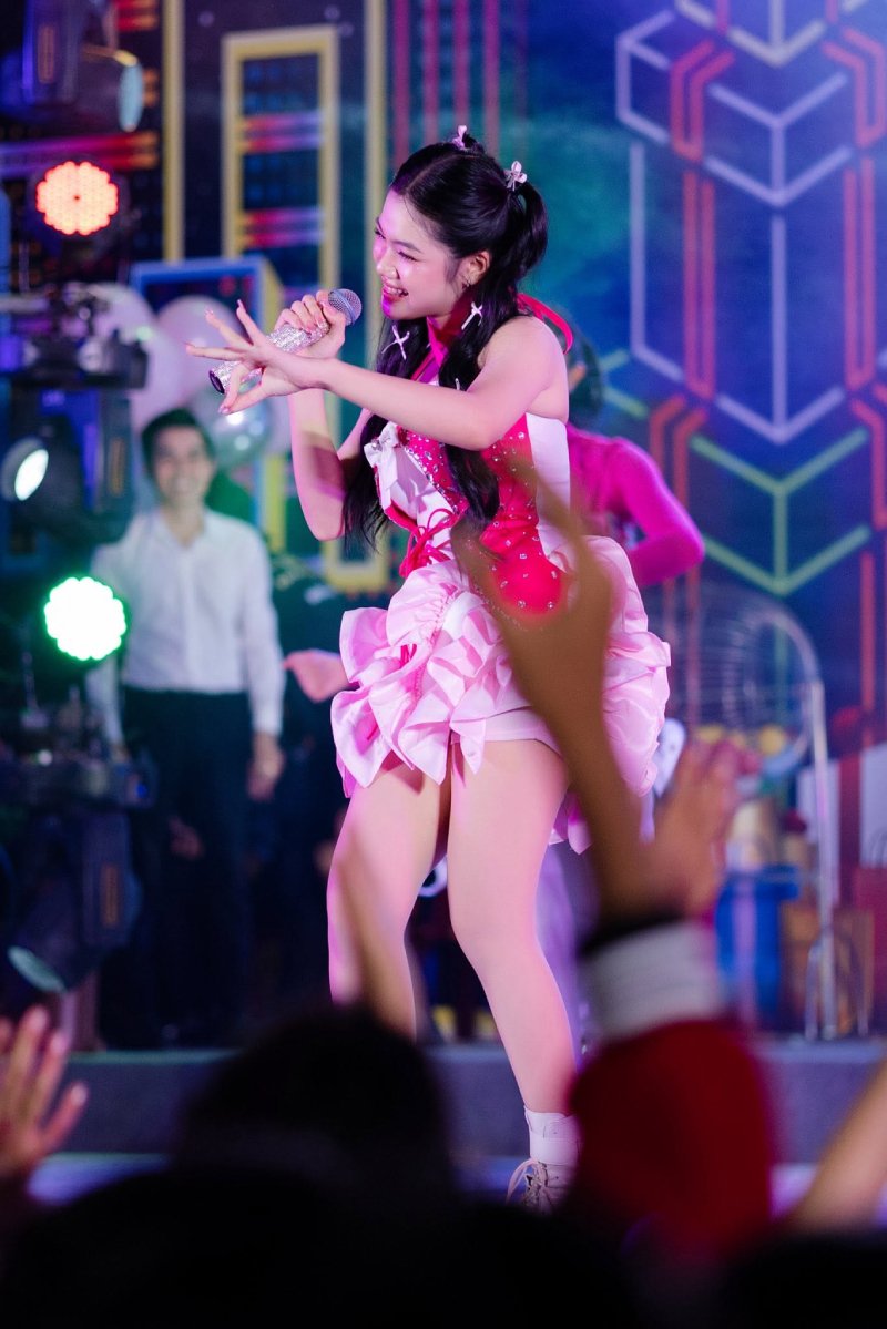 hình ảnh Dương Ái Vy 5