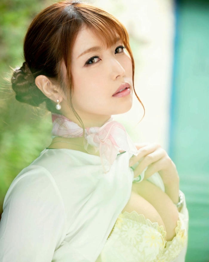 Akari niimura sống động hấp dẫn ấn tượng rực