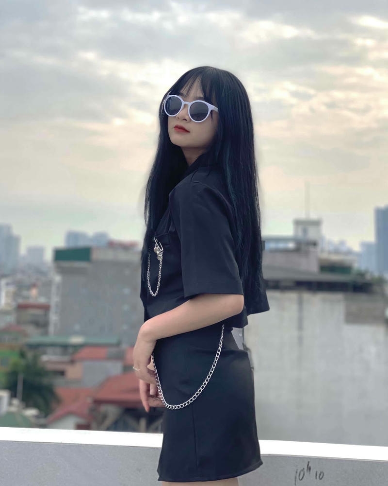 Ảnh Gấm Kami với diện mạo tươi tắn nổi bật
