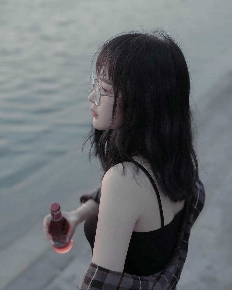 Ảnh Gấm Kami với phong thái nữ tính thanh lịch
