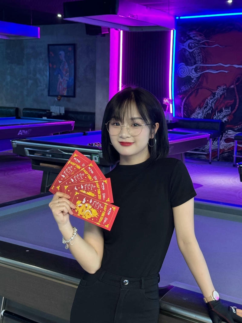 Ảnh Gấm Kami với thần thái trẻ trung nổi bật