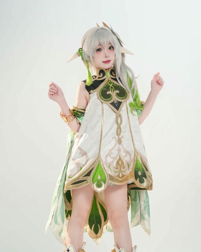 Ảnh cosplay Nahida sexy có diện mạo cuốn hút