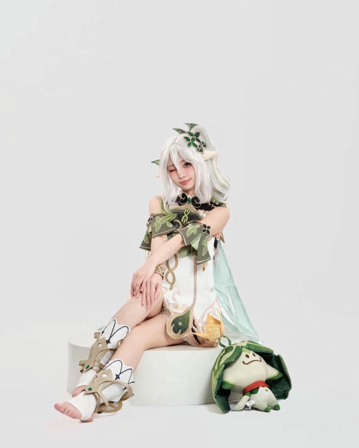 Ảnh cosplay Nahida sexy mang nét đẹp dễ thương