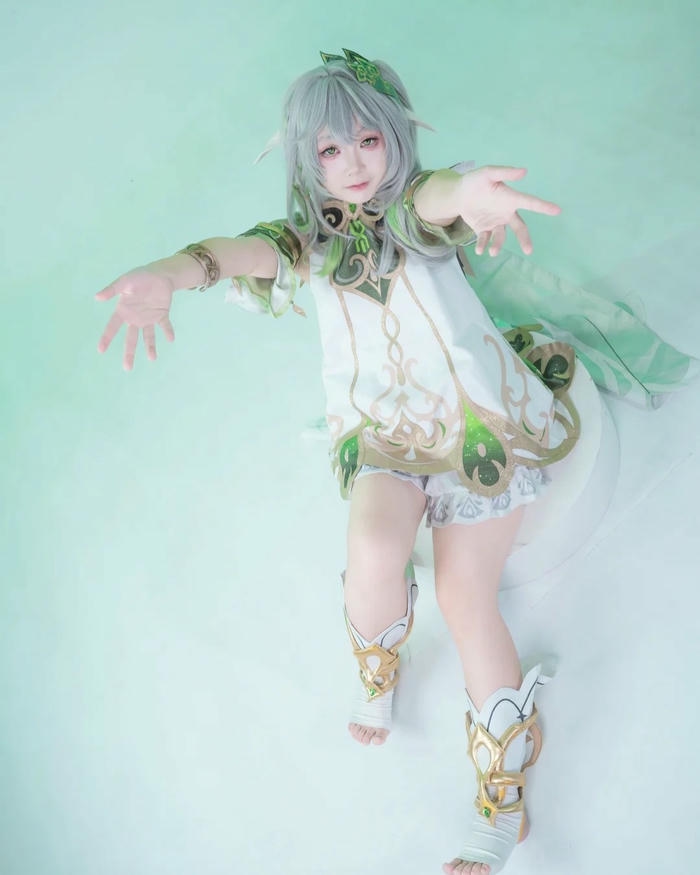 Ảnh cosplay Nahida sexy mang thần thái duyên dáng