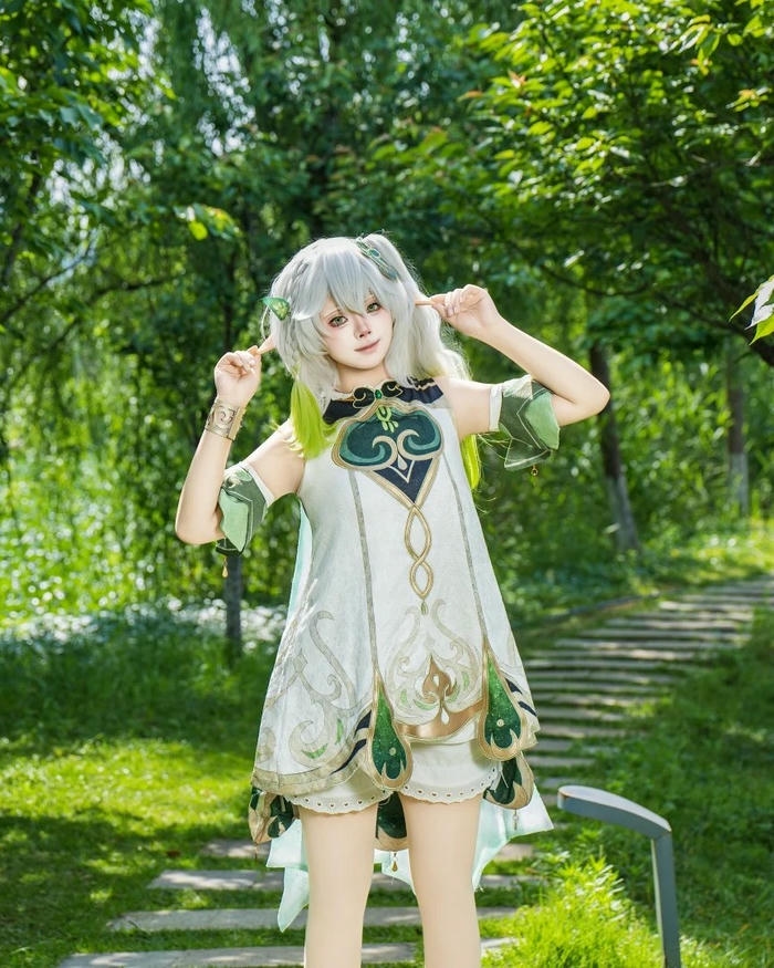 Ảnh cosplay Nahida sexy với diện mạo thanh tú