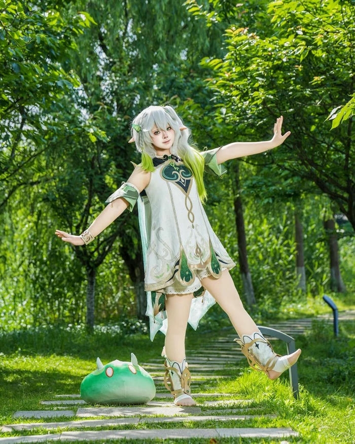 Ảnh cosplay Nahida sexy với thần thái cuốn hút