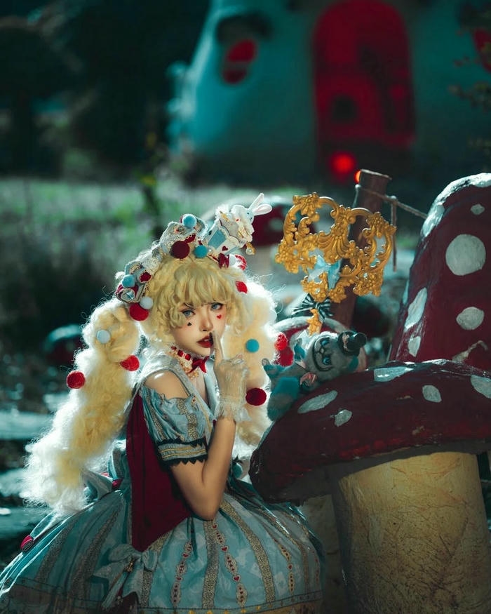 Ảnh ma nữ cosplay với tạo hình quyến rũ