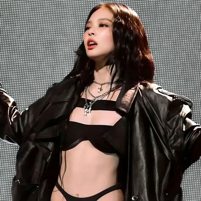 Black pink bikini đẹp lung linh chân thật