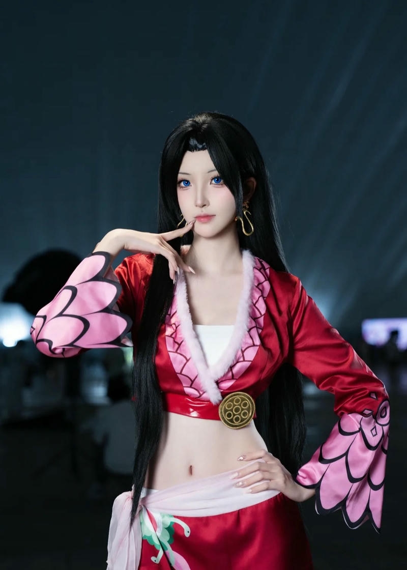 Boa Hancock cosplay gây ấn tượng bằng nét duyên tinh tế