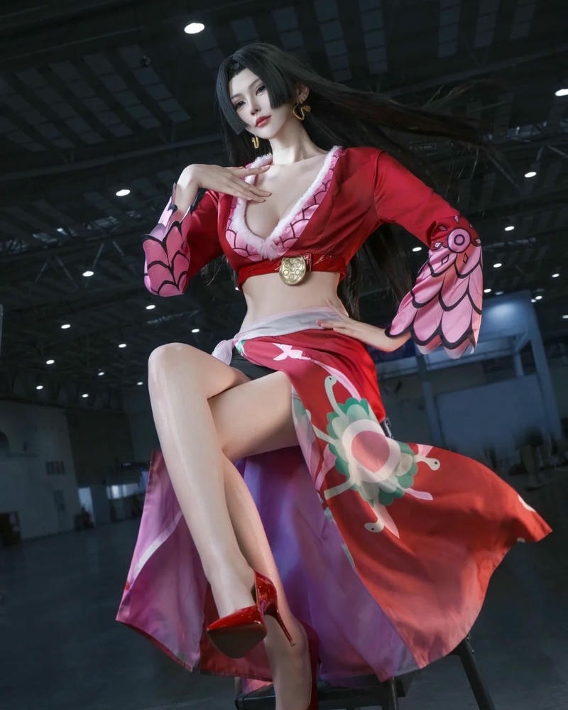 Boa Hancock cosplay gây thiện cảm bởi vẻ ngoài thanh tú