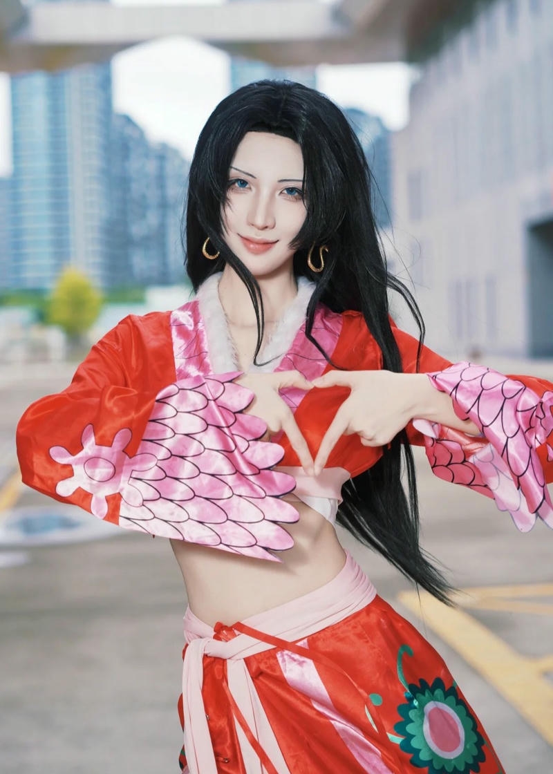 Boa Hancock cosplay sở hữu diện mạo nổi bật và duyên dáng