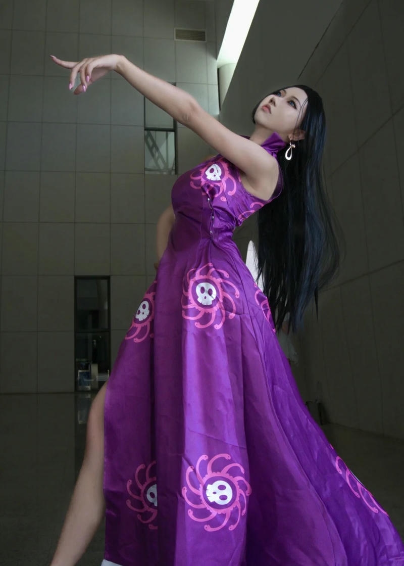 Boa Hancock cosplay thể hiện diện mạo rạng rỡ cuốn hút