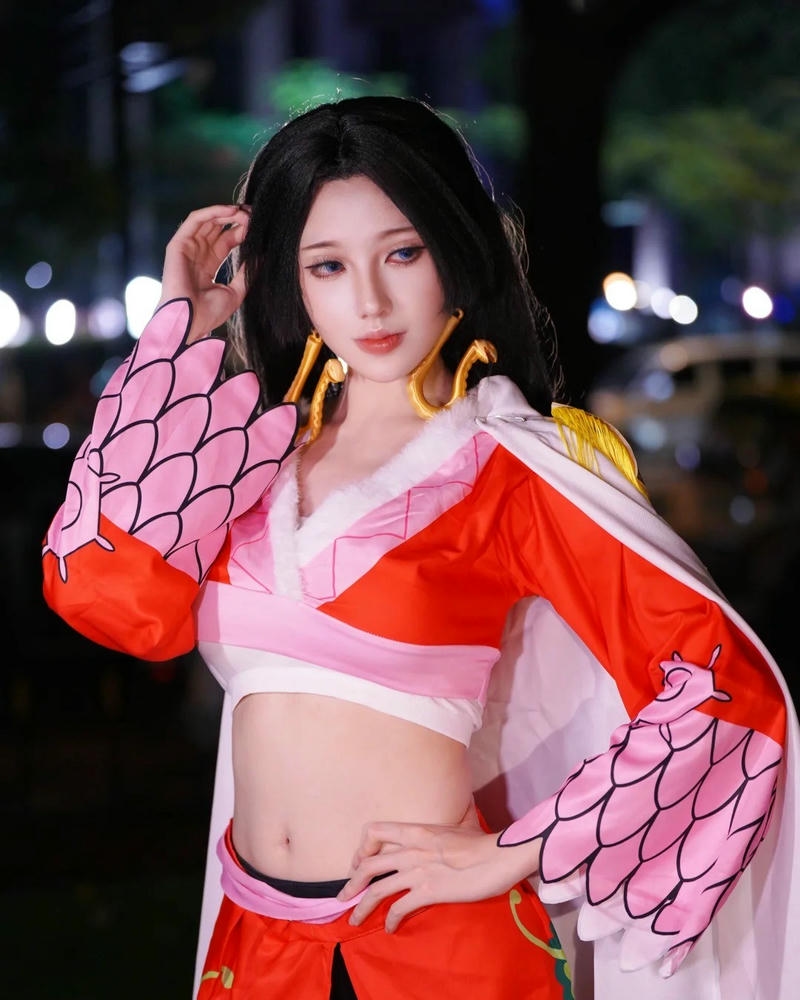 Boa Hancock cosplay thể hiện khí chất nổi bật và thanh lịch