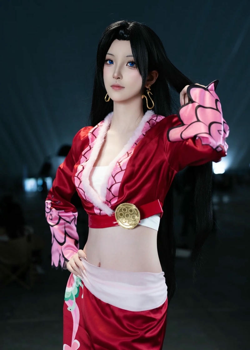 Boa Hancock cosplay thể hiện thần thái sang trọng nổi bật