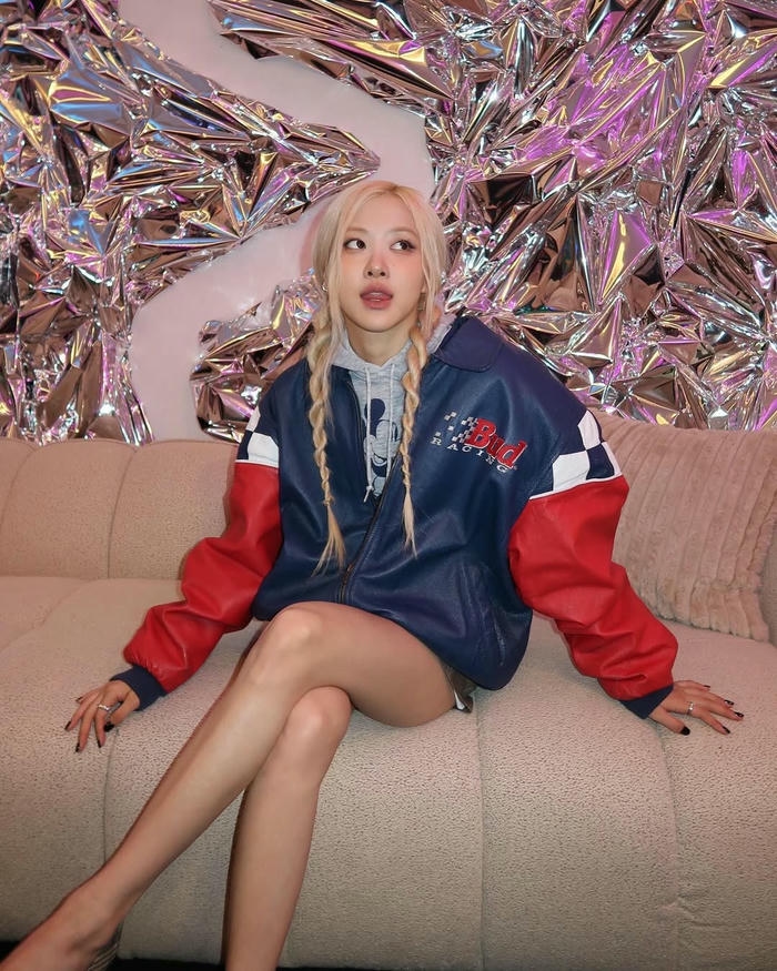 Cô gái blackpink sexy với dáng vẻ nóng bỏng