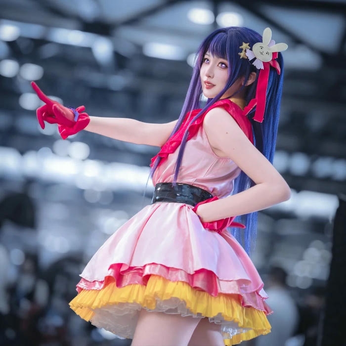 Cosplay Ai Hoshino có diện mạo trẻ trung cuốn hút