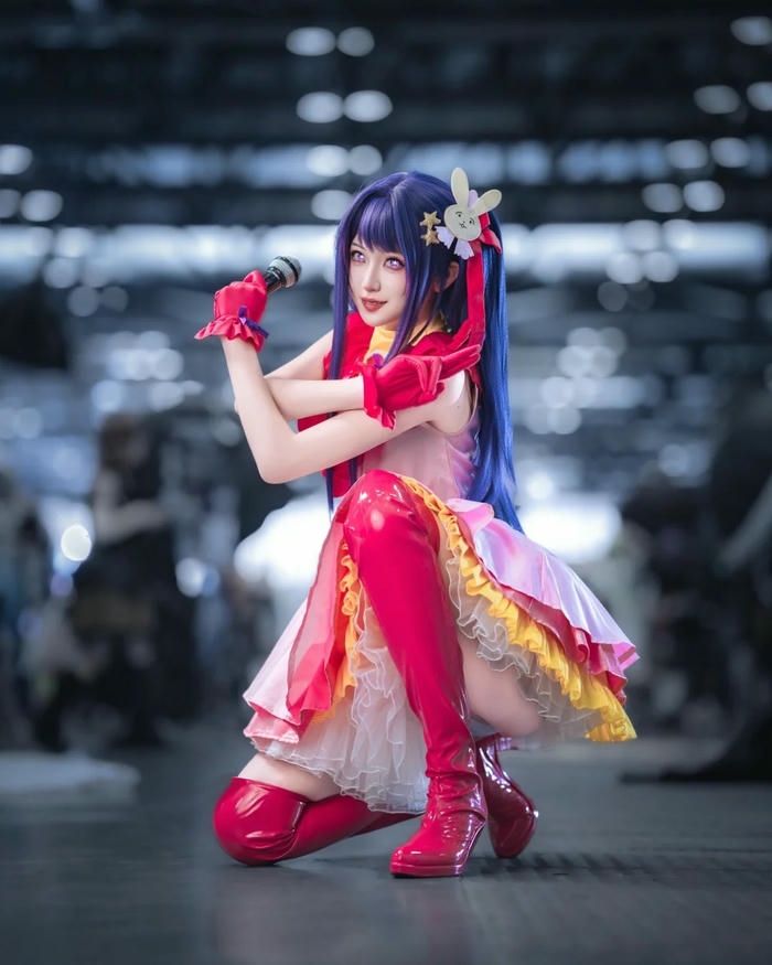 Cosplay Ai Hoshino có thần thái cuốn hút nổi bật