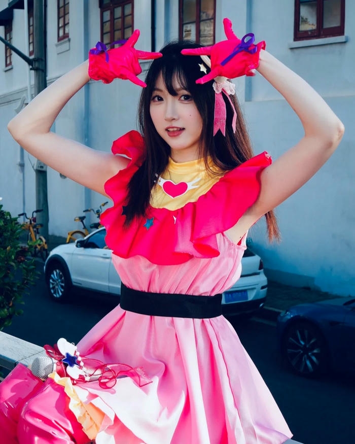 Cosplay Ai Hoshino có vẻ ngoài xinh xắn tinh tế