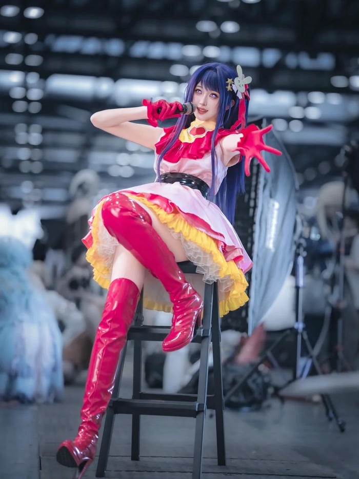 Cosplay Ai Hoshino với phong cách nữ tính tinh tế
