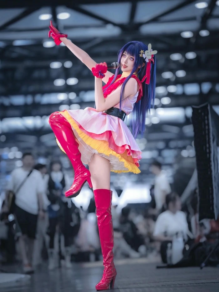 Cosplay Ai Hoshino với tạo hình xinh xắn nổi bật