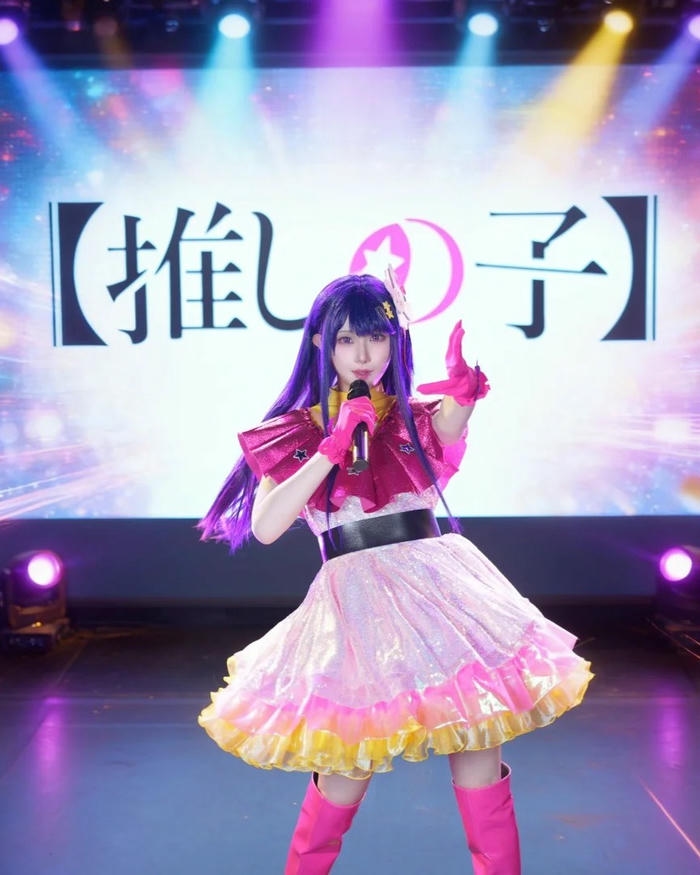 Cosplay Ai Hoshino với thần thái nữ tính nổi bật