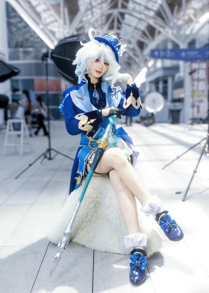 Cosplay Genshin Impact gây ấn tượng với thần thái sang trọng