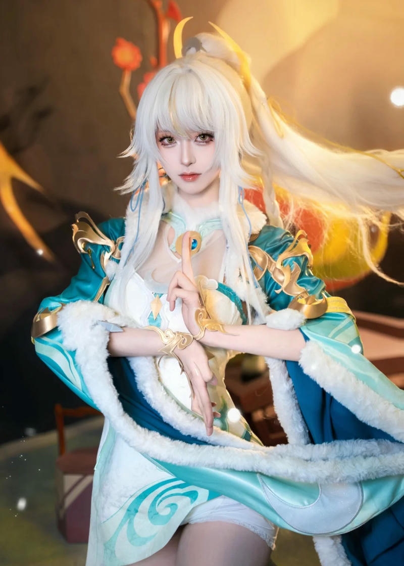 Cosplay Genshin Impact mang phong thái nhẹ nhàng tinh tế