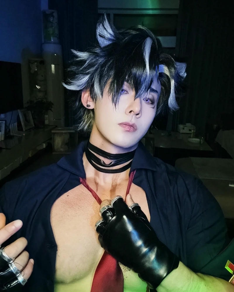 Cosplay Genshin Impact mang vẻ đẹp nữ tính hiện đại