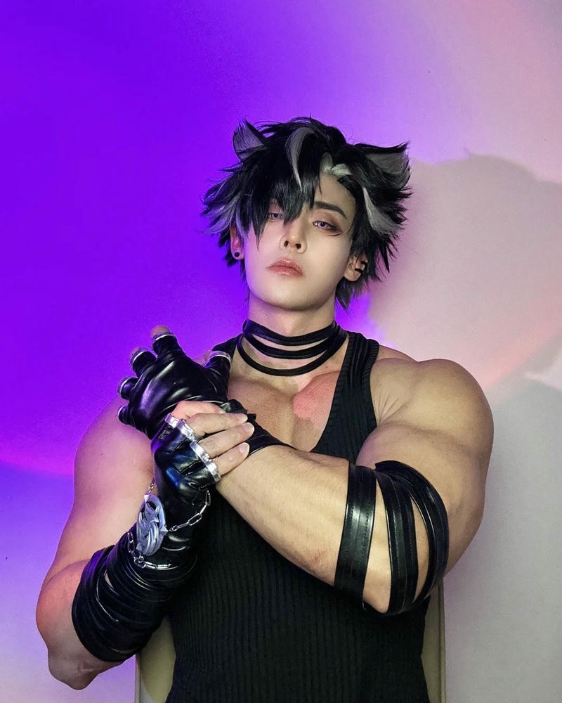 Cosplay Genshin Impact sở hữu khí chất sang trọng nổi bật