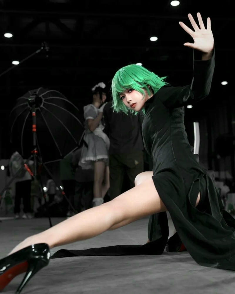 Cosplay Tatsumaki thể hiện thần thái tự tin nổi bật