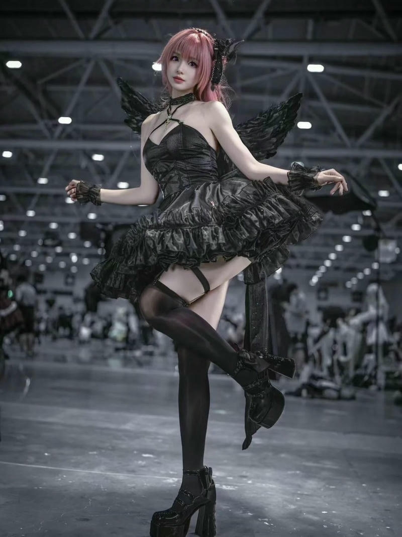 Cosplay Trung Quốc tái hiện hình tượng thanh lịch