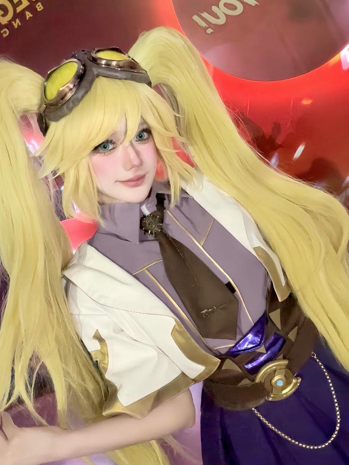 Cosplay anime girl bổ mắt khoe đường nét cuốn hút rạng ngời