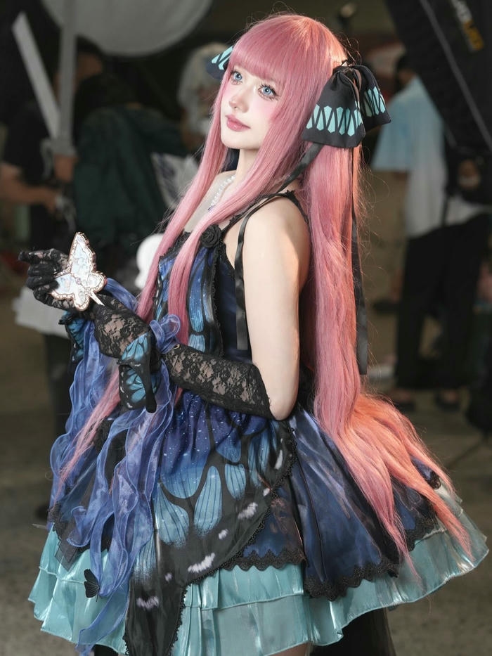 Cosplay anime girl bổ mắt thể hiện sức hút gợi cảm mạnh mẽ