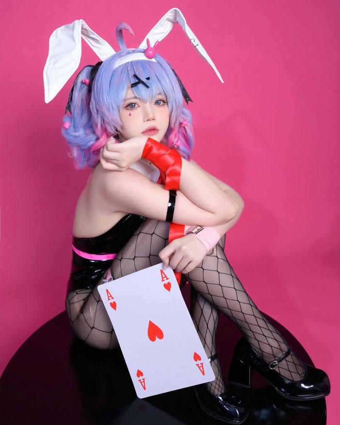 Cosplay anime girl bổ mắt với vẻ đẹp nóng bỏng hoàn hảo