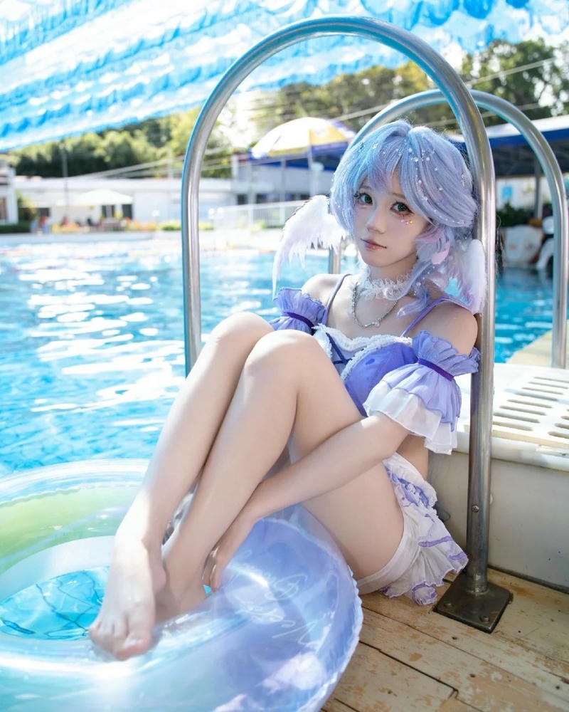 Cosplay bikini màu xanh