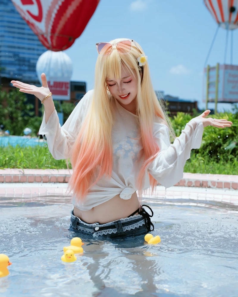 Cosplay bikini tinh tế hài hòa sắc nét cuốn hút
