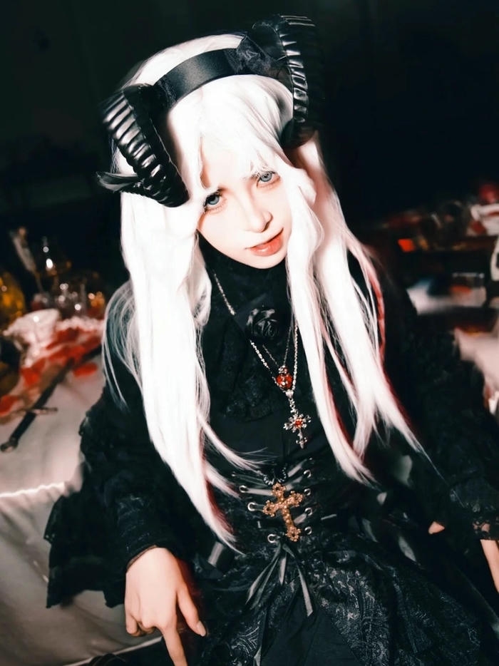 Cosplay ma nữ mang diện mạo ma mị tinh tế