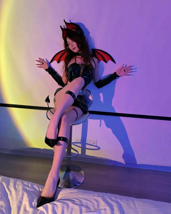 Cosplay ma nữ với tạo hình huyền bí duyên dáng