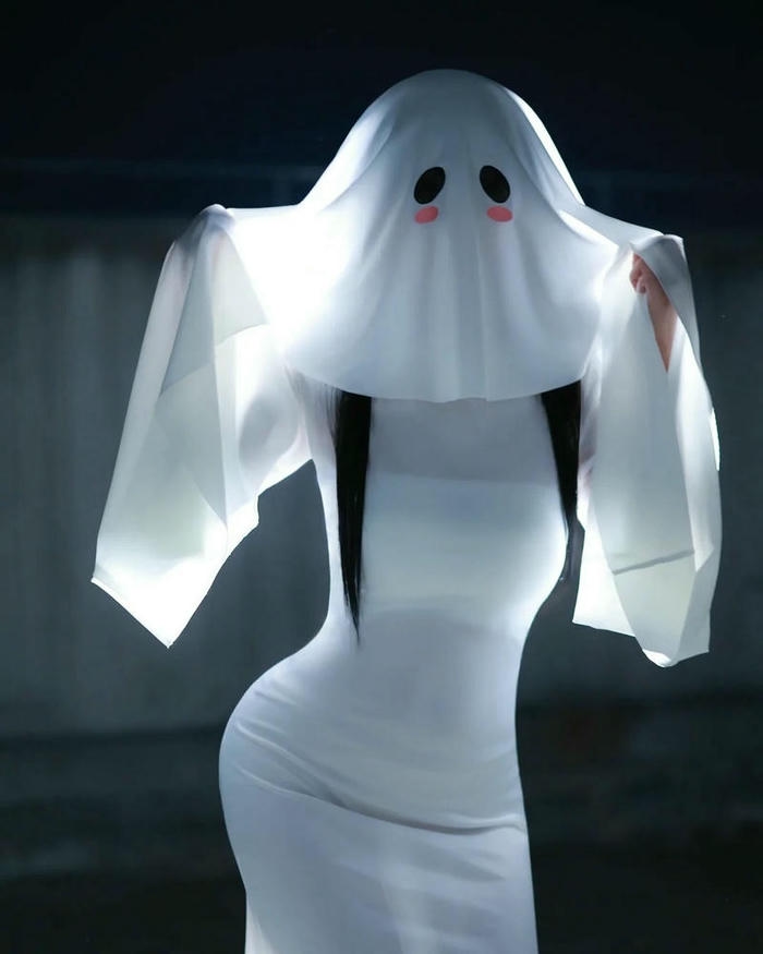 Cosplay ma nữ với tạo hình ma mị độc đáo