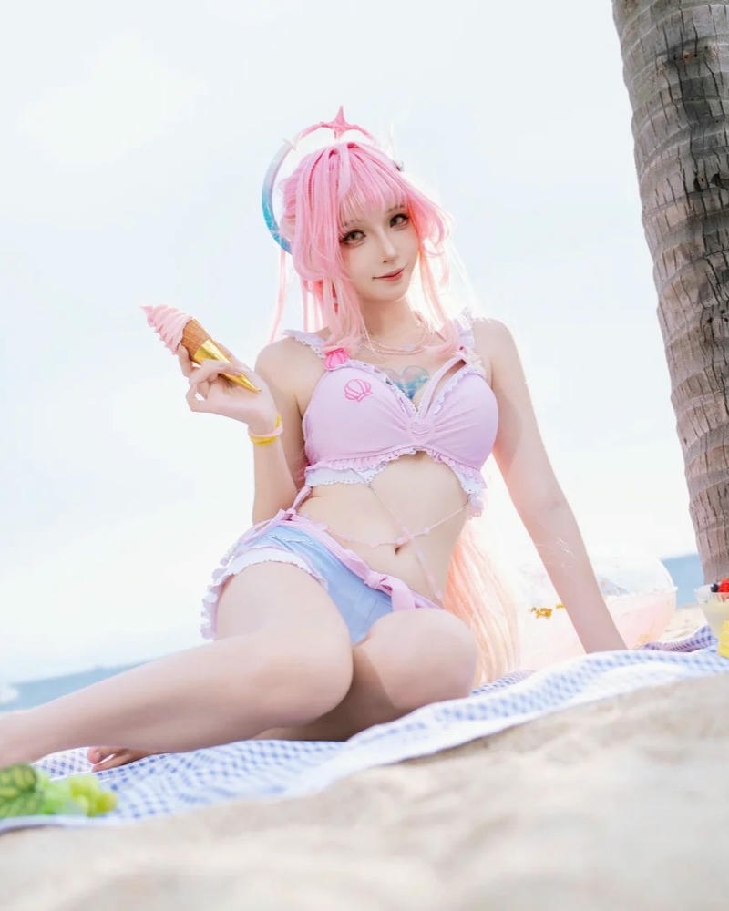 Cosplay với bikini nghệ thuật đẹp mắt cuốn hút sinh động
