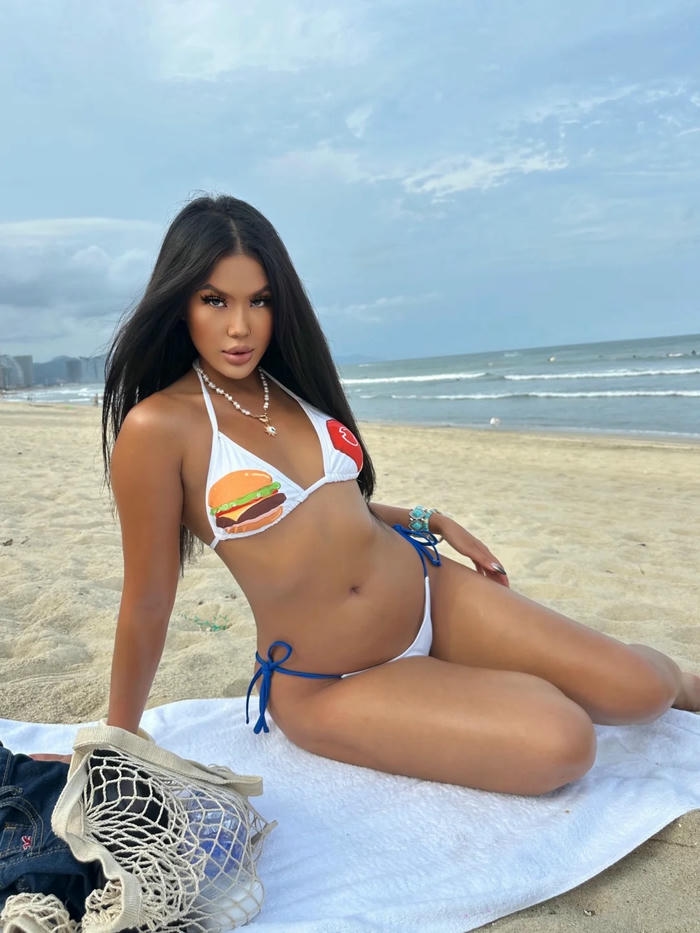 Gái tây mặc bikini sắc sảo ấn tượng phong cách