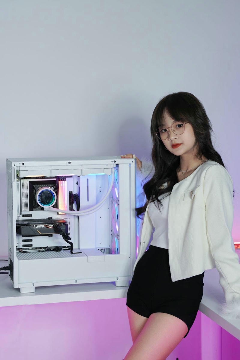 Hình Gấm Kami với nét đẹp thanh tú tinh tế
