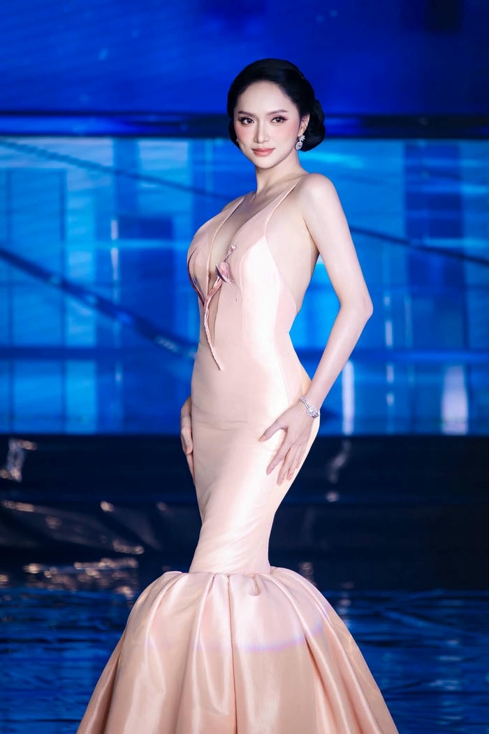 Hình Hương Giang với vẻ ngoài thanh tú quyến rũ