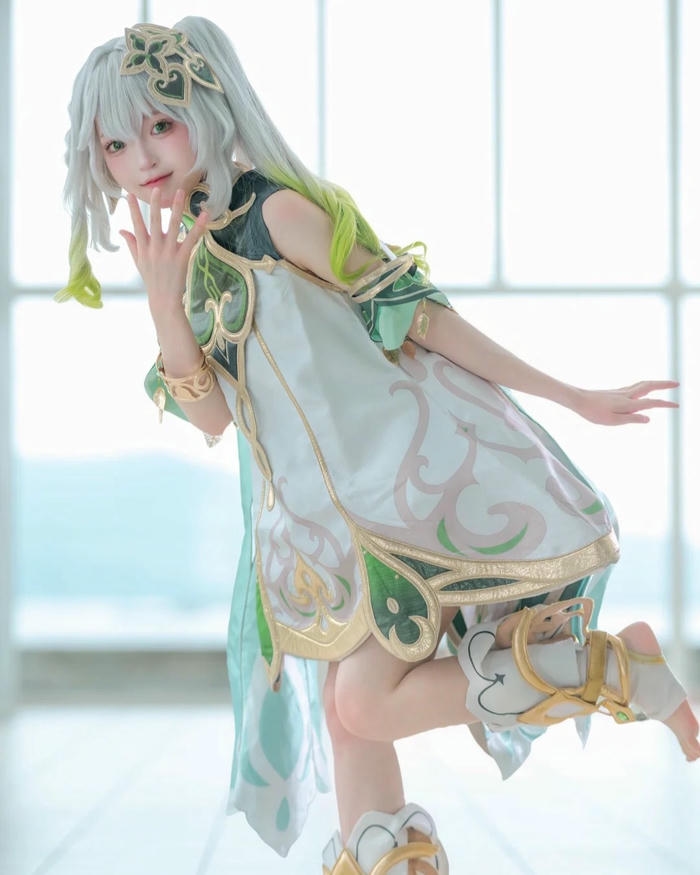 Hình Nahida cosplay quyến rũ với nét đẹp đáng yêu